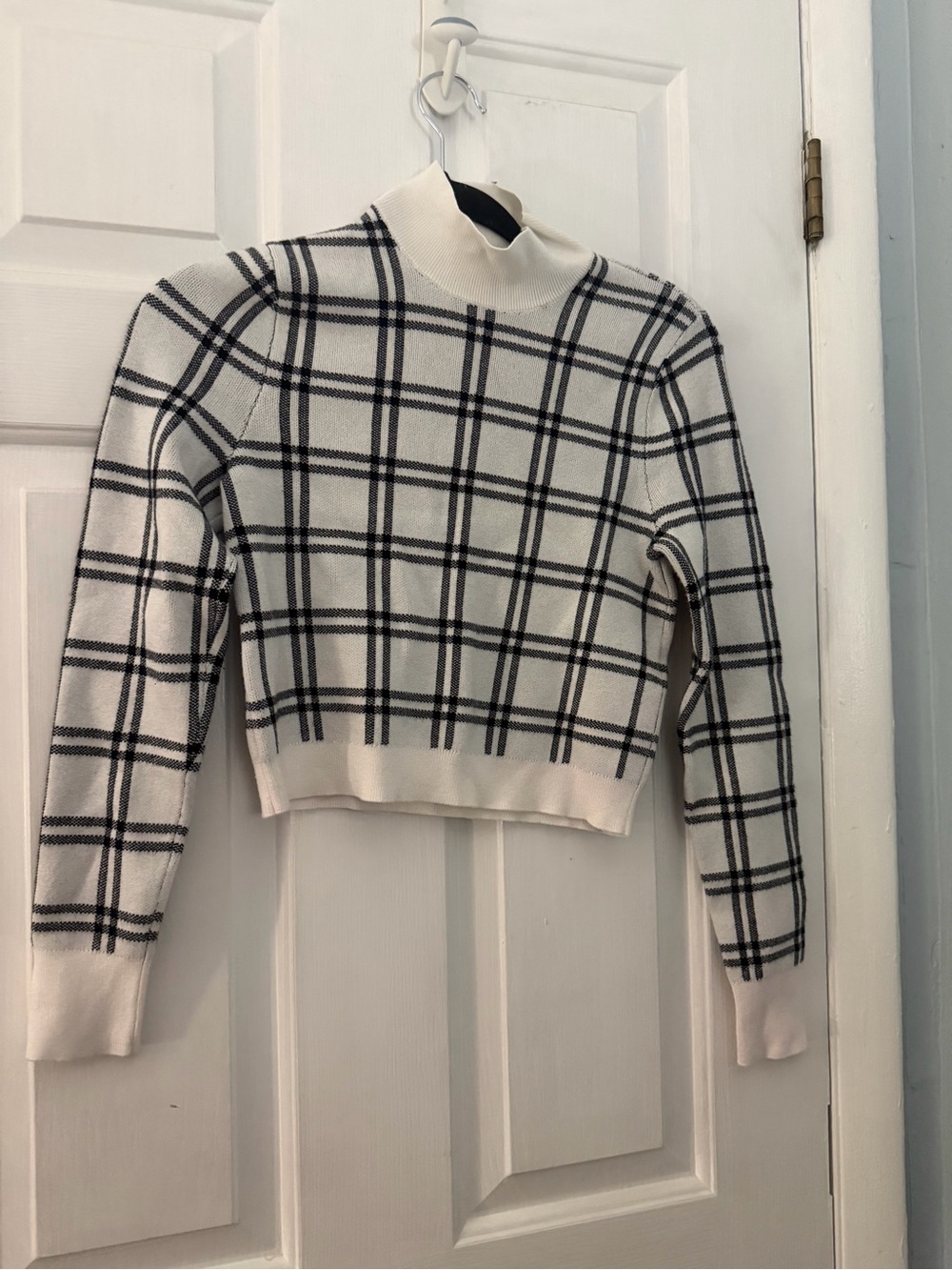 Abercrombie & Fitch Small Ivory Black Plaid Cropped Mock Neck Sweater